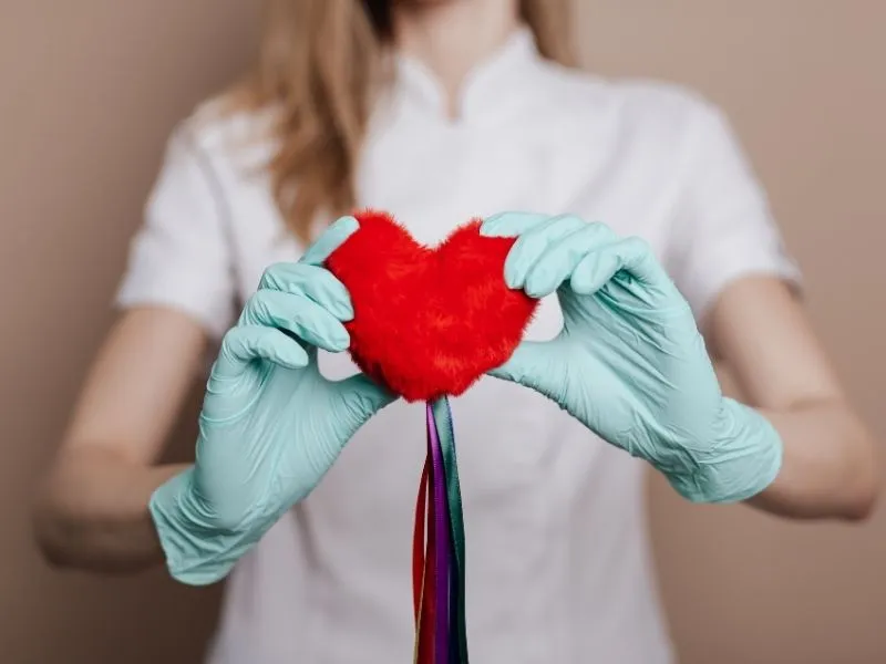 Saúde Cardiovascular da Mulher: o que toda mulher precisa saber sobre o coração ao longo de toda a vida